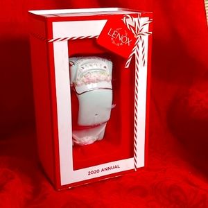 2020 HALLMARK JUST MARRIED ORNAMENT VINTAGE CADILLAC CAR NEW IN BOX RARE MACYS